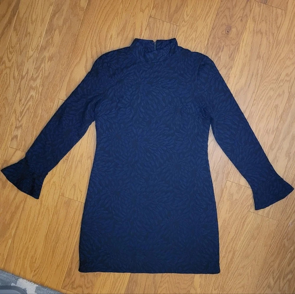 Anthro Hutch Michaela Textured Bell Sleeve Dress, Large - Picture 2 of 5